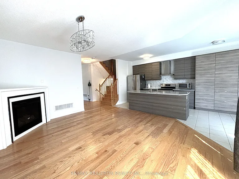 511 William Forster Rd — Photo 8