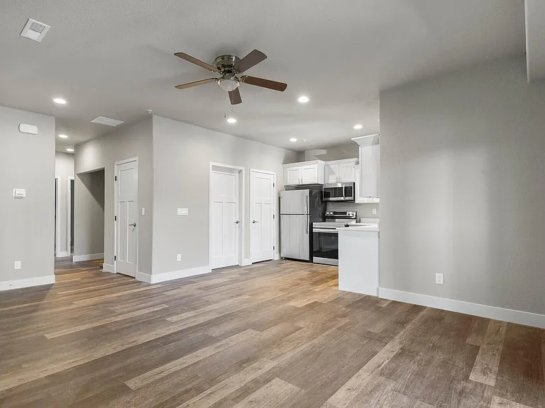 5310 N Union Blvd #101 — Photo 2