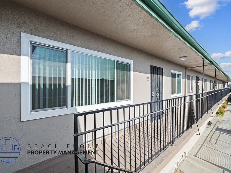 12417 Benedict Ave. — Photo 11
