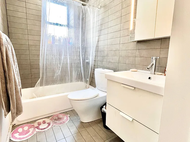 29 Brooklyn Ave #1R — Photo 18