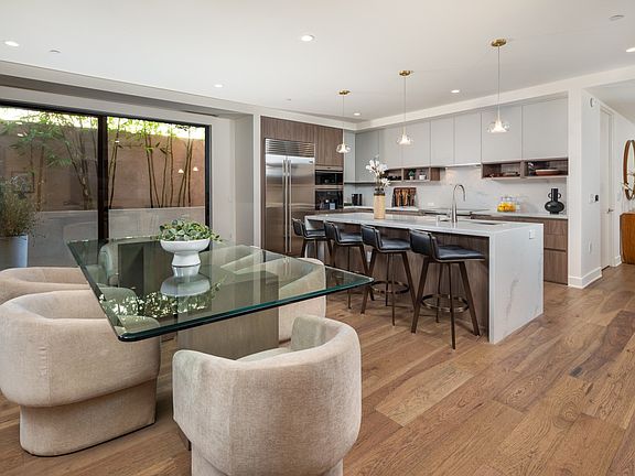 3rd image of 725 N Croft Ave #4849121
