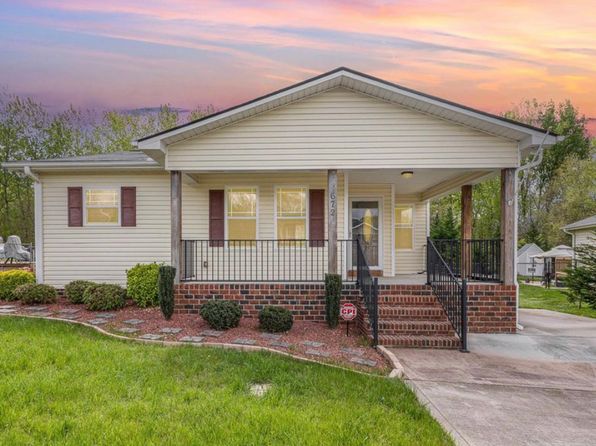672 Magnolia Crossing Cir NW