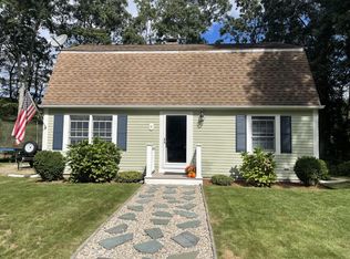 8 Deerwood Dr, East Sandwich, MA 02537