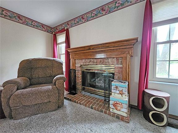 5th image of 8701 Crenshaw Ln