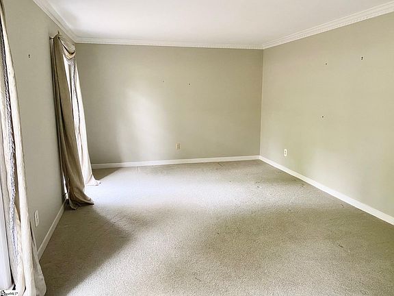 5th image of 501 Foxcroft Rd
