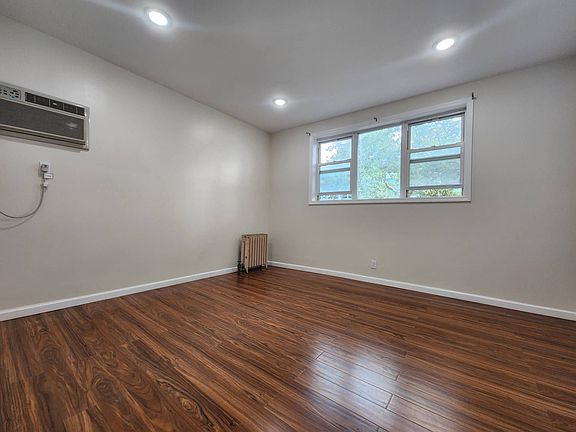 5th image of 9612 Avenue K #1