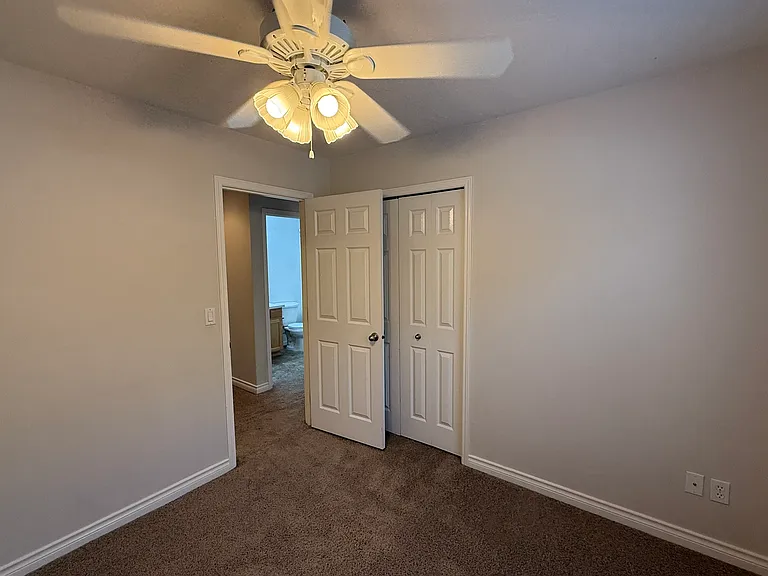 1356 Trent Ave N — Photo 18