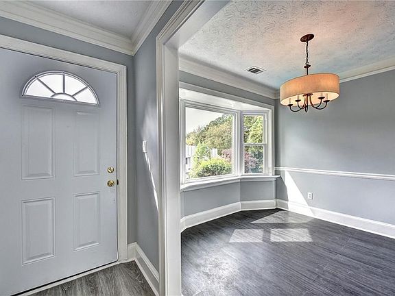 5th image of 504 Oakmont Ln #504
