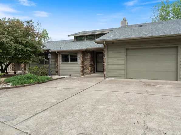 12 Wedgewood Dr, Holiday Island, AR 72631