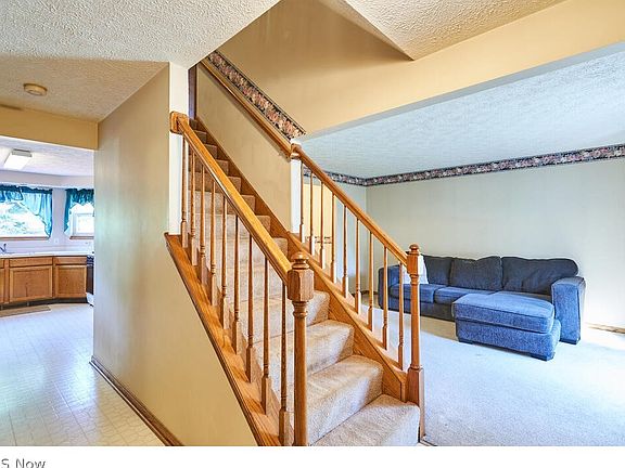 2nd image of 2222 Cambridge Ct
