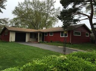 2 Andover Rd, Beverly, MA 01915