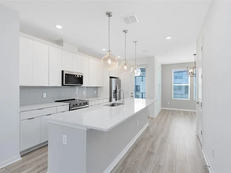 8472 Sperry St — Photo 10
