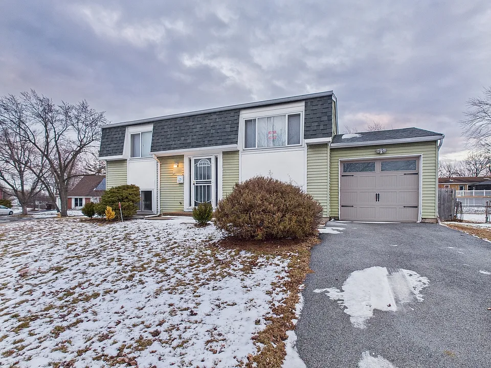 17681 Country Club Dr