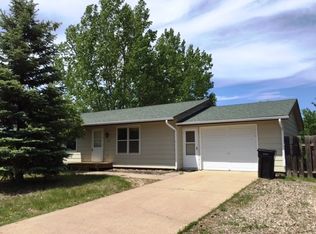 758 22nd St W, Dickinson, ND 58601