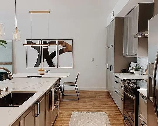 3rd image of 5139 Balboa Blvd Unit 204