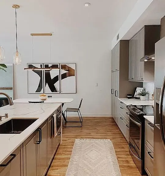 5139 Balboa Blvd #204 — Photo 3