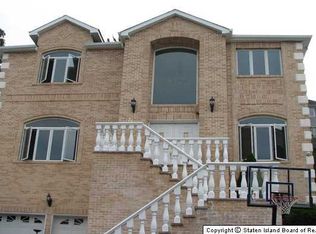 26 Michael Loop, Staten Island, NY 10301