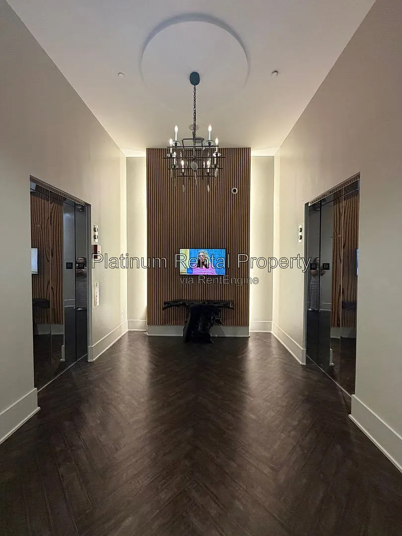 2 bed, 2.0 bath, 1045 sqft, $2,800 — Photo 2