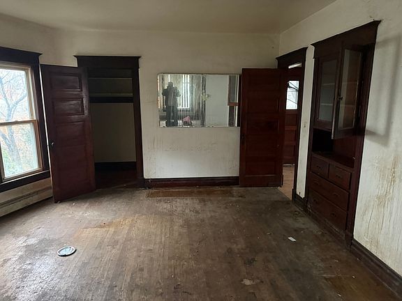 3rd image of 117 N William St