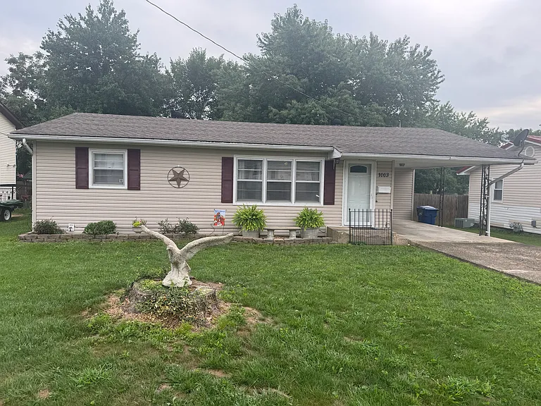 1003 E Mondy St — Photo 1