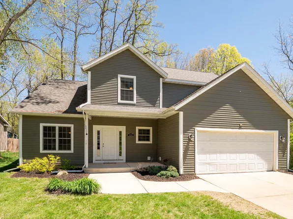 1401 Whispering Trl, Benton Harbor, MI 49022
