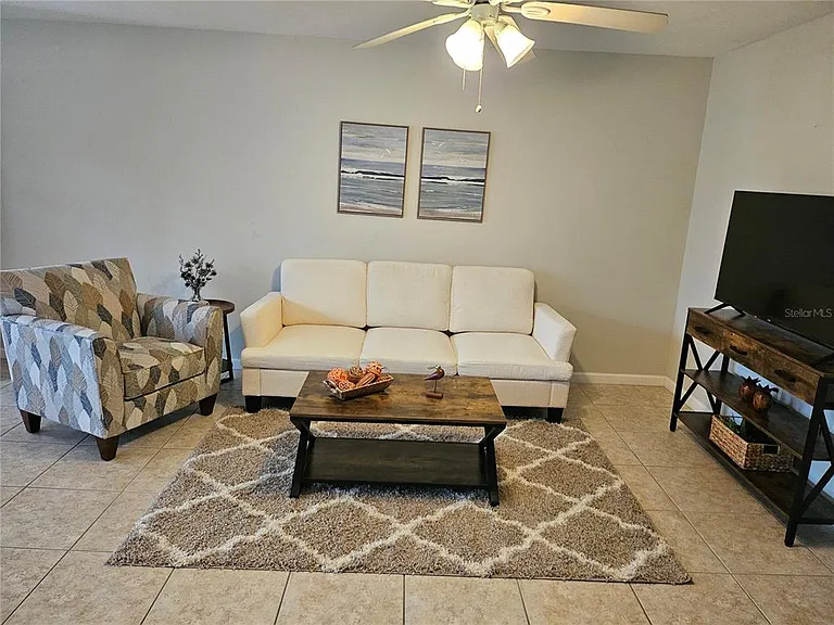 220 Park Blvd N #202 — Photo 4