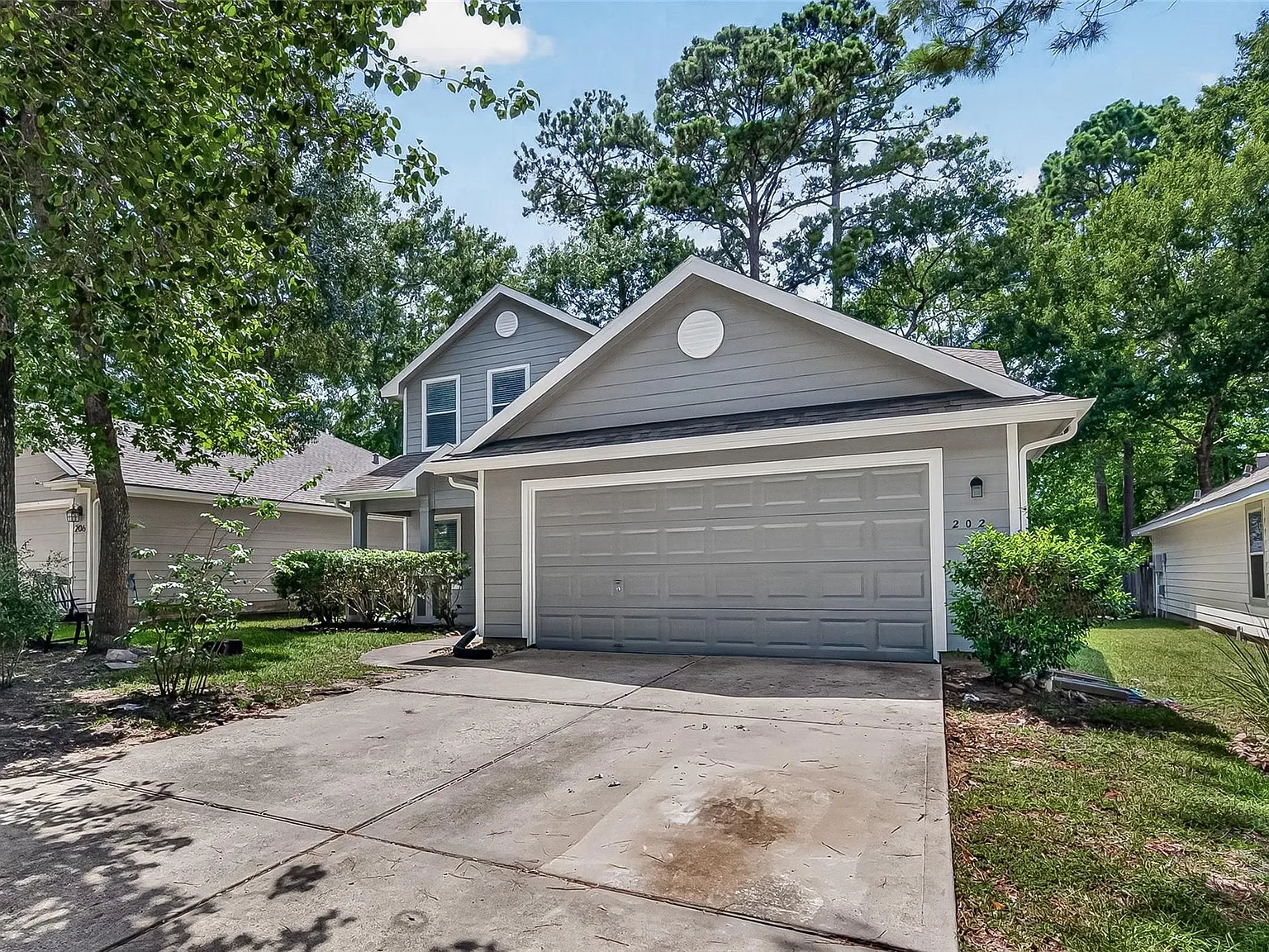 4 bed, 2.5 bath, 2550 sqft, $2,600 — Photo 3
