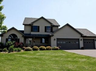 973 Fraser Ln, Hudson, WI 54016