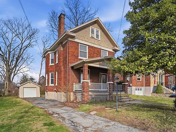 3rd image of 5805 Woodmont Ave