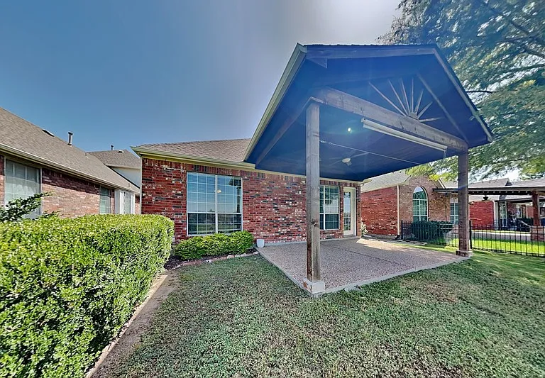 2120 Stone Creek Dr — Photo 16
