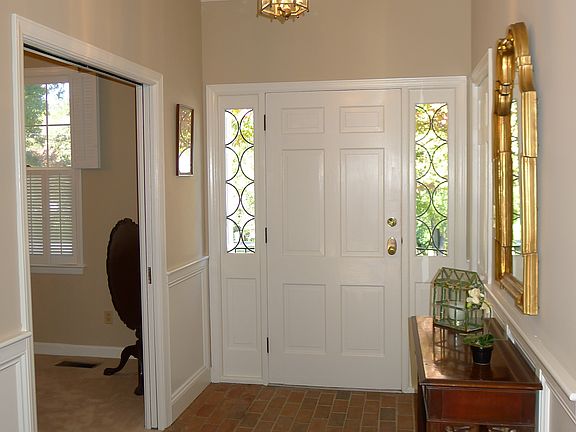 3rd image of 620 10th Street Dr NW