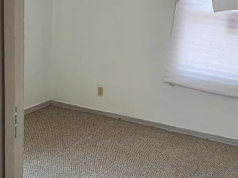 2308 N Forgeus Ave — Photo 8