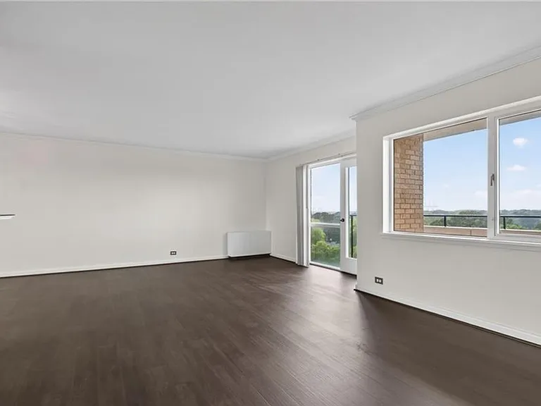7320 Glenroie Ave #10E — Photo 10