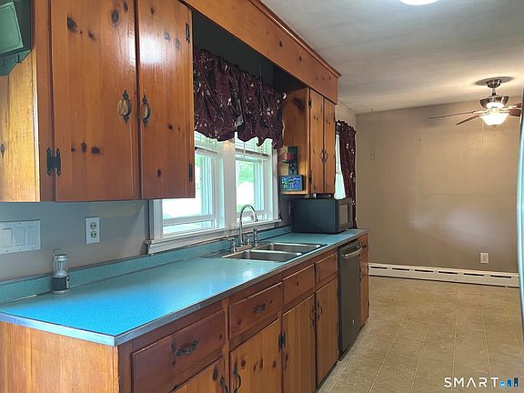 5th image of 213 Sherwood Drive