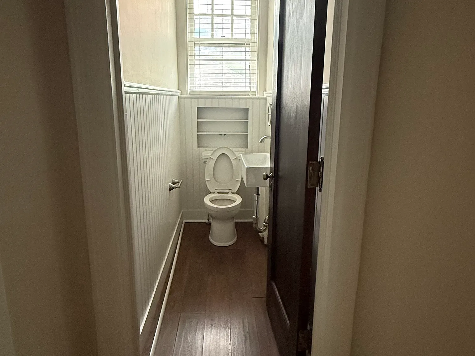 4 bed, 1.5 bath, 2923 sqft, $2,500 — Photo 2