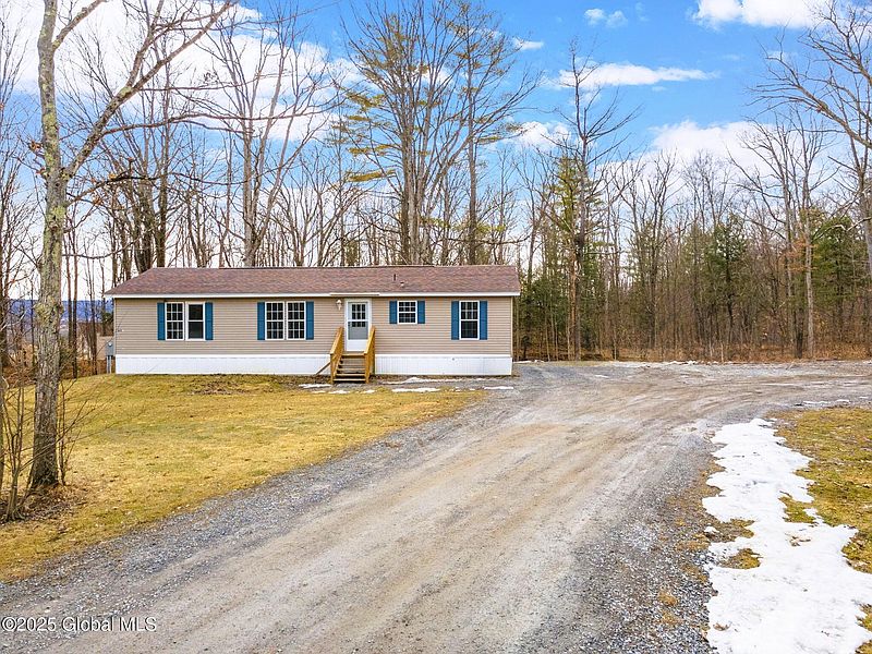 3rd image of 175 Ragan Road