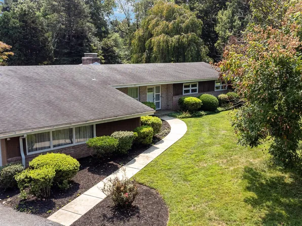 8 Pinecrest Dr, Wilmington, DE 19810