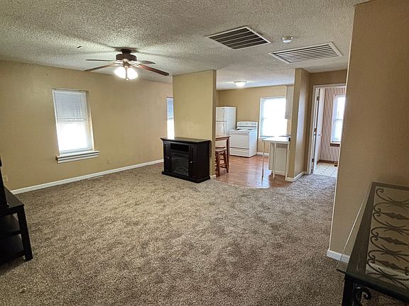 5th image of 108 W Broadway St #B