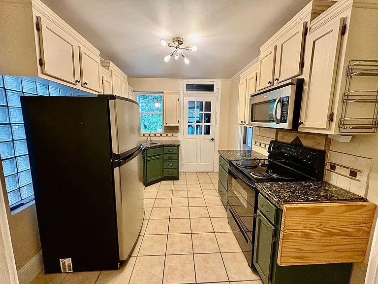 1912 McCausland Ave — Photo 13