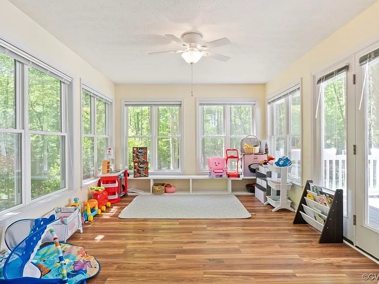 3355 Holly Woods Ct — Photo 8