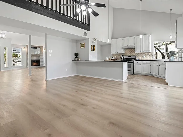 3323 Peachwood Ln — Photo 3