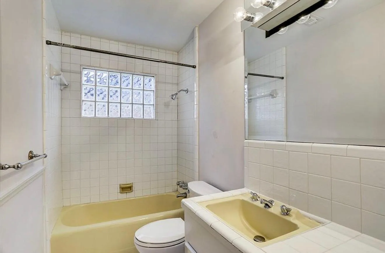 3 bed, 2.0 bath, 1352 sqft, $1,995 — Photo 3
