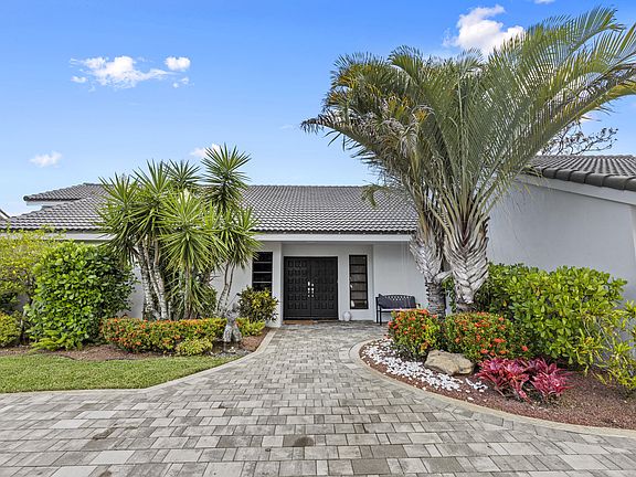 2nd image of 10718 Boca Woods Lane