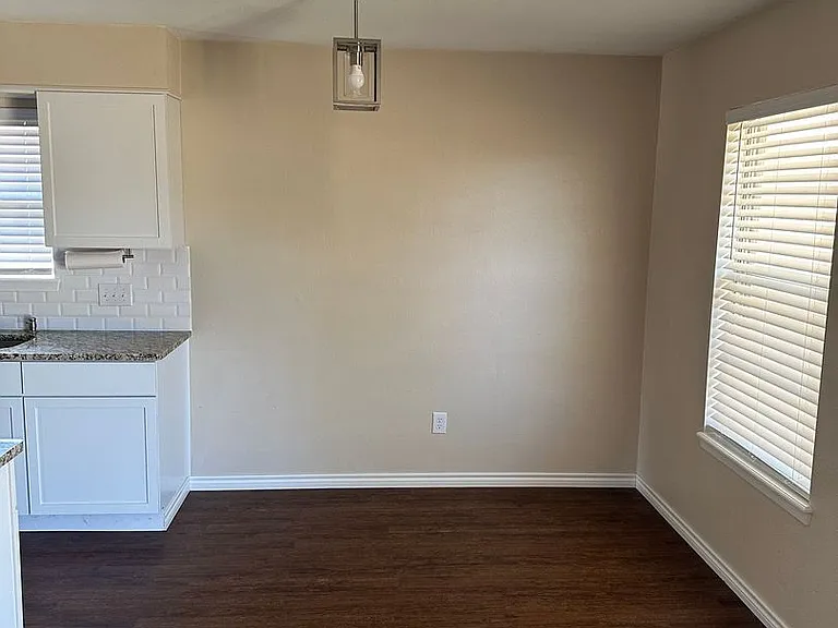 5256 Benbrook St — Photo 5