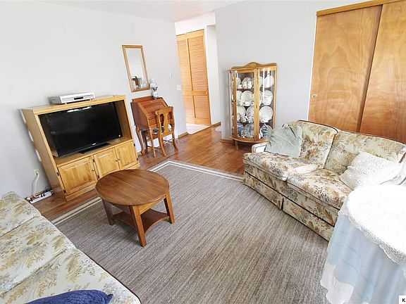 5th image of 210 James St