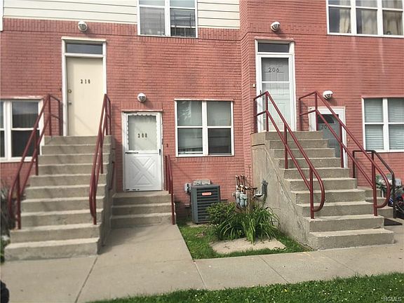 3rd image of 208 Fleet Ct #16208
