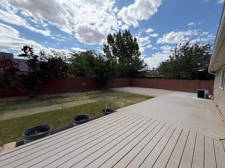 135 N 350 W — Photo 42