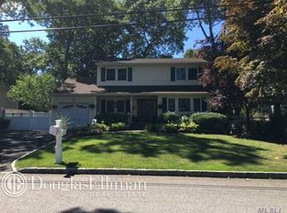 266 Ontario St, Ronkonkoma, NY 11779
