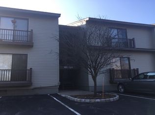 802 Spruce Hills Dr #802, Glen Gardner, NJ 08826