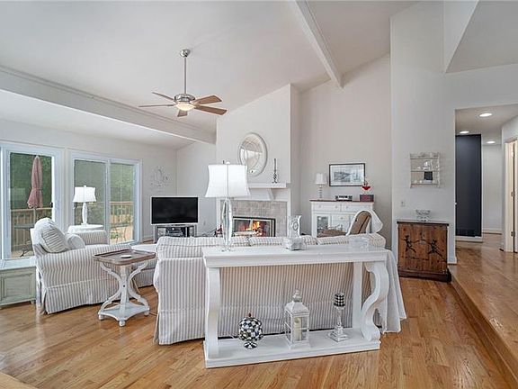 4th image of 2262 Belle Vista Ct
